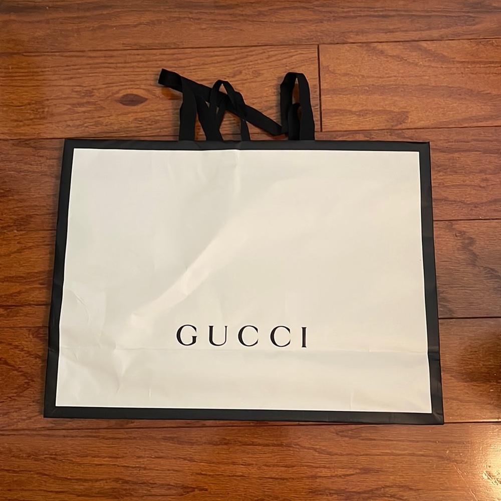 Gucci medium size shopping bag store used.